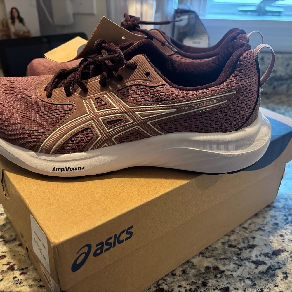 ASICS Gel-Contend 9 Women's Shoes in Red and Fawn
